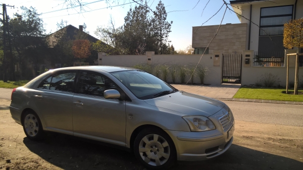 ALKATRÉSZNEK eladó 2005-ös működő ANGOL Toyota  AVENSIS